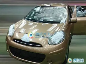 Foto spia della Nissan Micra 2010