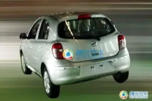 Foto spia della Nissan Micra 2010 - 2