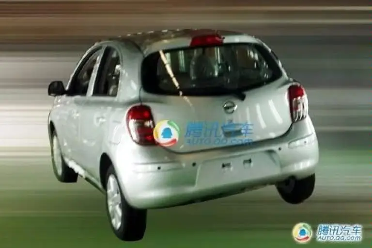 Foto spia della Nissan Micra 2010 - 2