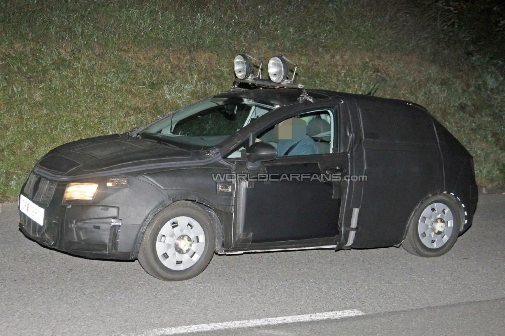 Foto spia Seat Leon e Seat Ibiza restyling - 6