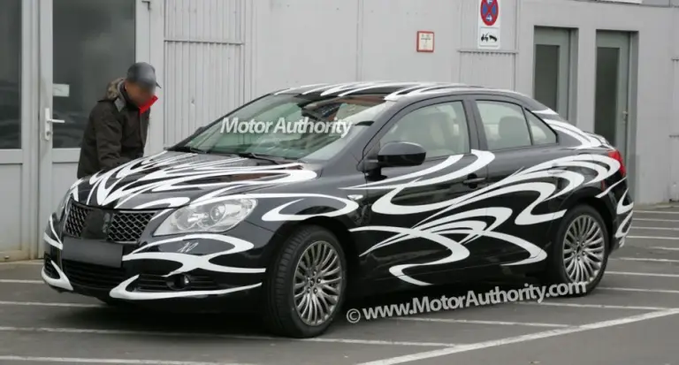 Foto spia Suzuki Kizashi - 2