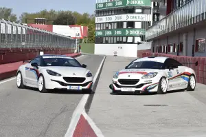 Gamma sportiva Peugeot RCZ in pista - 3