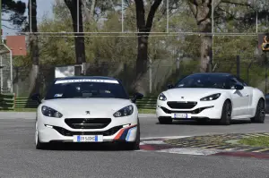 Gamma sportiva Peugeot RCZ in pista - 6