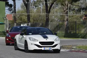 Gamma sportiva Peugeot RCZ in pista - 10