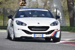 Gamma sportiva Peugeot RCZ in pista - 16
