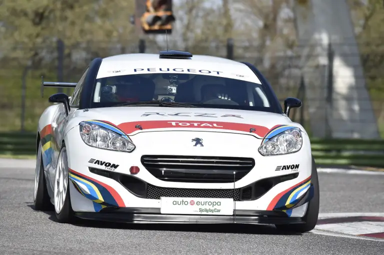 Gamma sportiva Peugeot RCZ in pista - 20