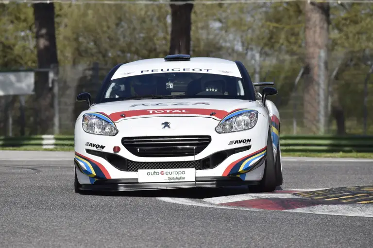 Gamma sportiva Peugeot RCZ in pista - 21