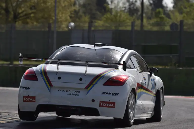 Gamma sportiva Peugeot RCZ in pista - 24