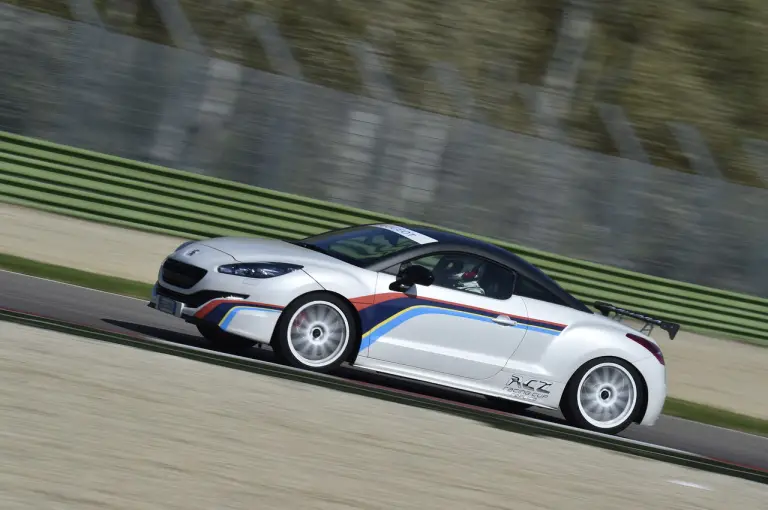 Gamma sportiva Peugeot RCZ in pista - 28