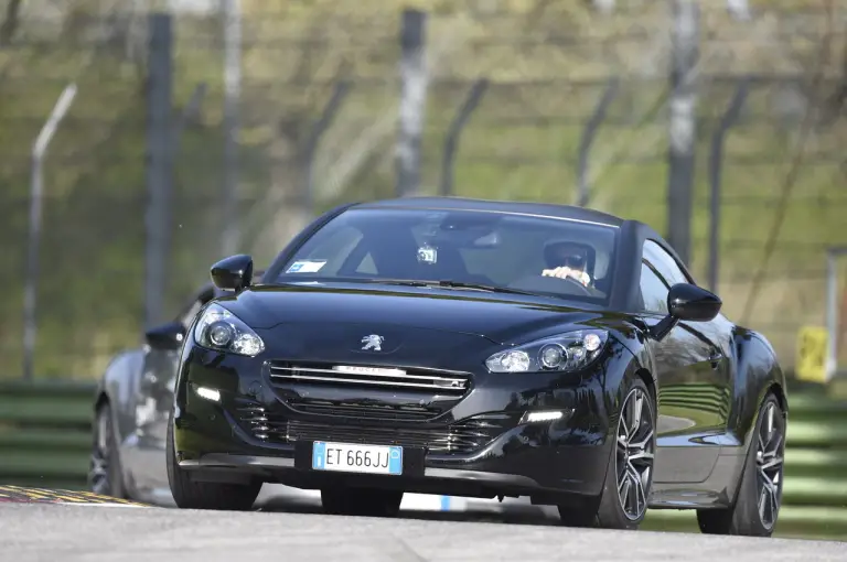 Gamma sportiva Peugeot RCZ in pista - 36