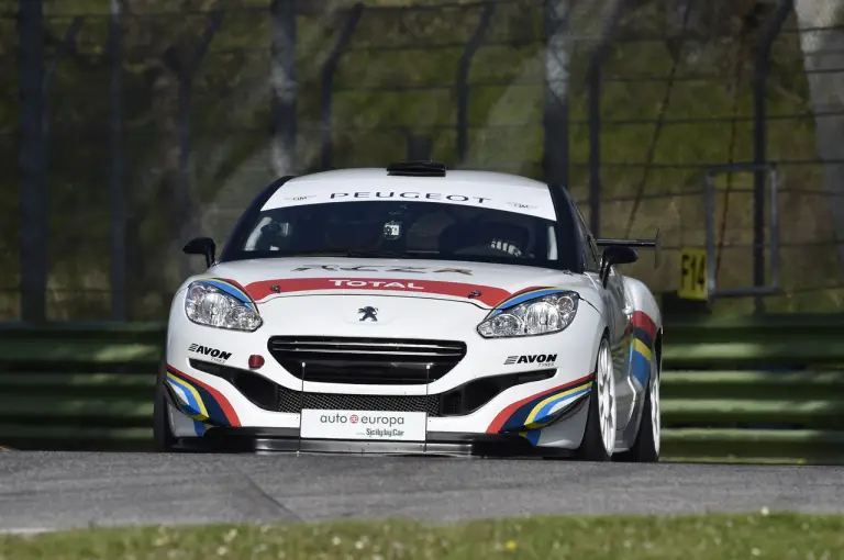 Gamma sportiva Peugeot RCZ in pista - 39