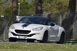 Gamma sportiva Peugeot RCZ in pista - 44