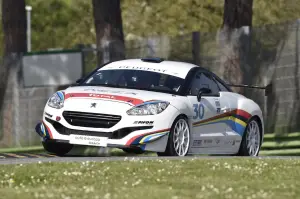 Gamma sportiva Peugeot RCZ in pista - 47