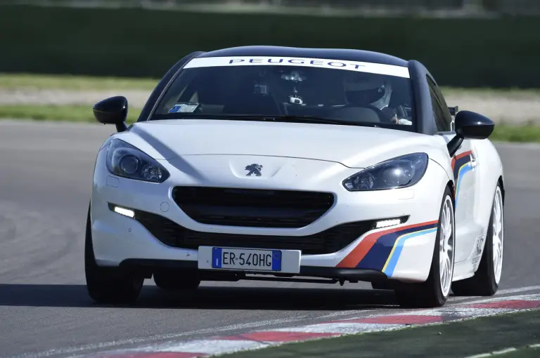 Gamma sportiva Peugeot RCZ in pista - 50