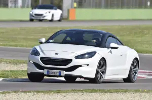 Gamma sportiva Peugeot RCZ in pista - 54