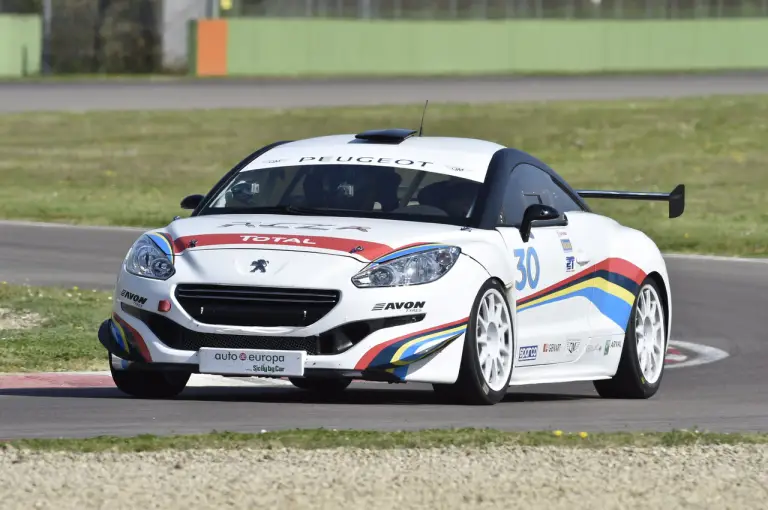 Gamma sportiva Peugeot RCZ in pista - 55