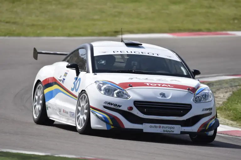 Gamma sportiva Peugeot RCZ in pista - 62