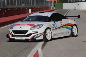 Gamma sportiva Peugeot RCZ in pista - 68