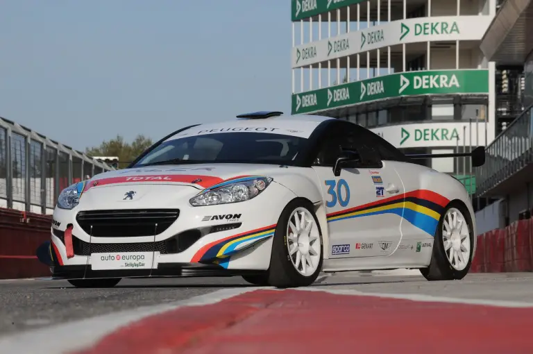 Gamma sportiva Peugeot RCZ in pista - 72