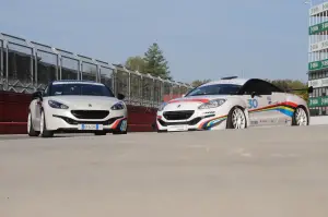 Gamma sportiva Peugeot RCZ in pista - 86