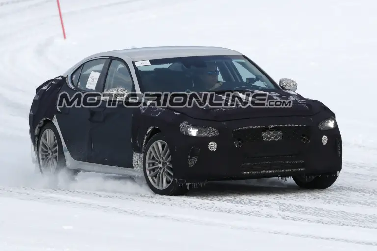 Genesis G70 foto spia 16 Marzo 2017 - 1