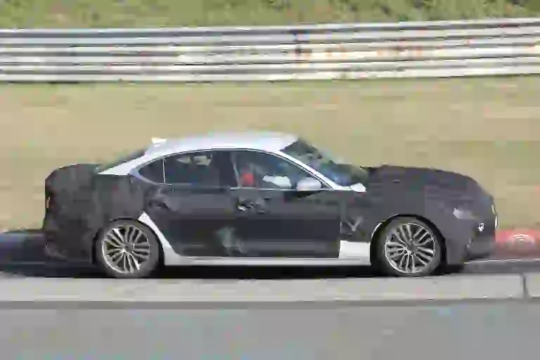 Genesis G70 foto spia Nurburgring 21 settembre 2016 - 6