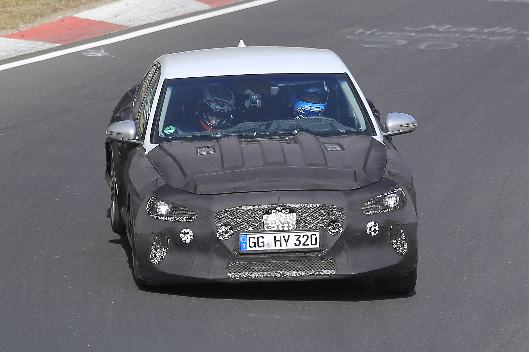 Genesis G70 foto spia Nurburgring 21 settembre 2016