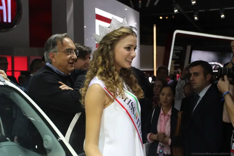 Giusy Buscemi (Miss Italia 2012) - Salone di Parigi 2012 - 9