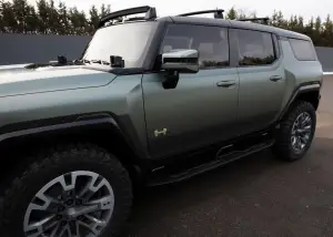 GMC Hummer EV SUV - 21