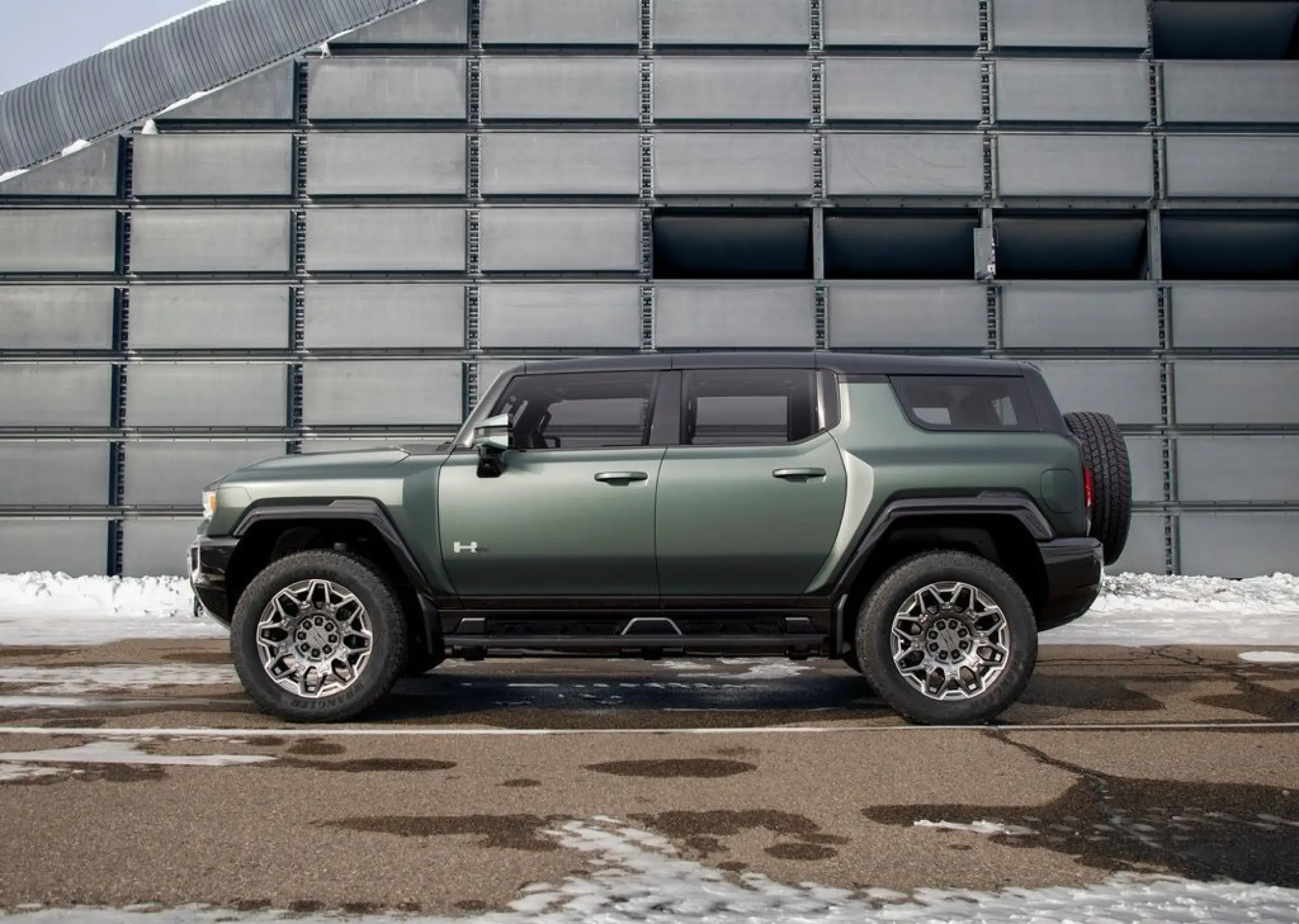 GMC Hummer EV SUV - 51