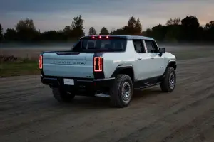 GMC Hummer EV  - 14