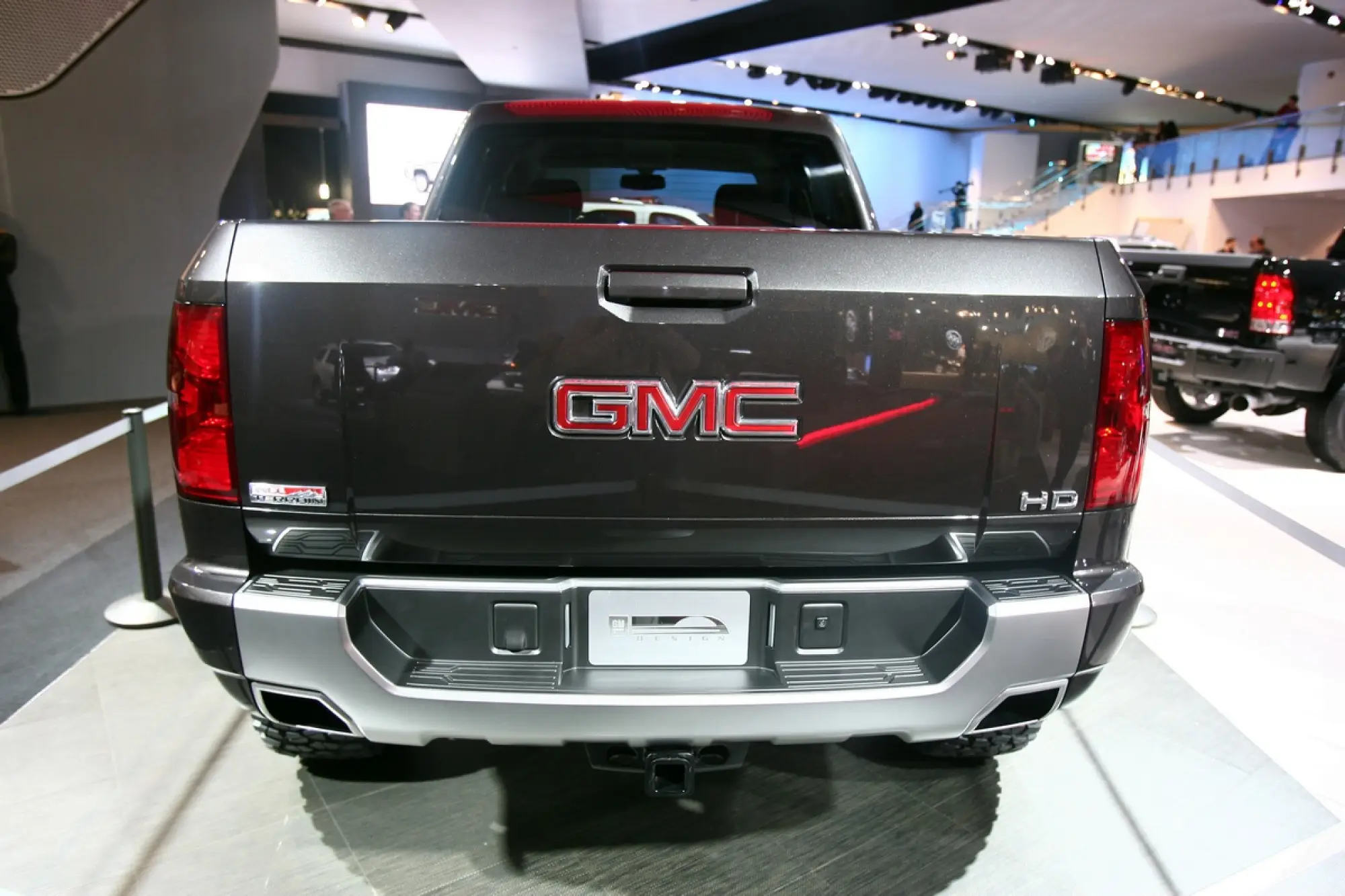 GMC Sierra HD Concept - Detroit 2011 - 10