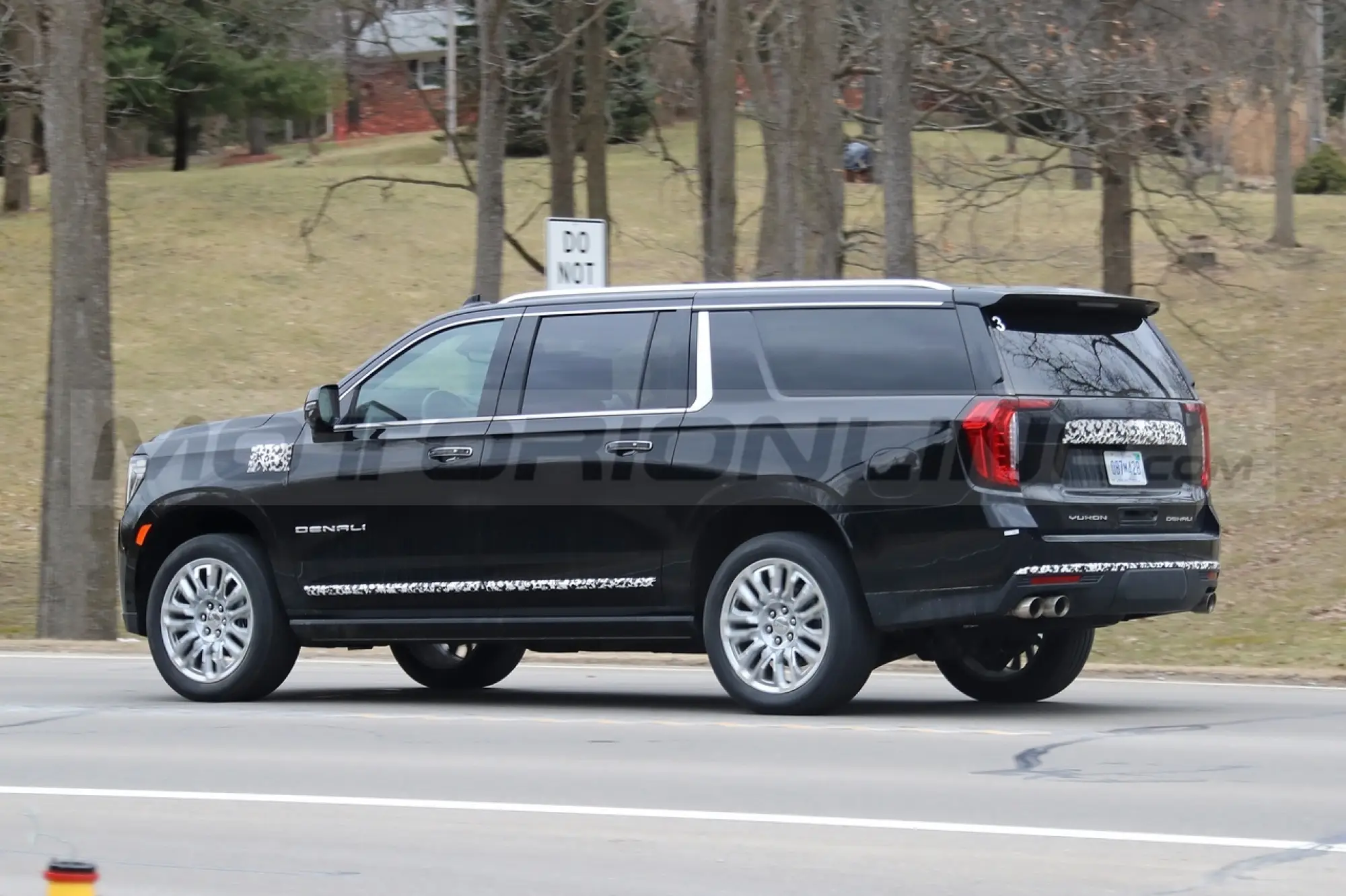 GMC Yukon Denali Ultimate 2023 - Foto Spia 08-04-2022 - 5