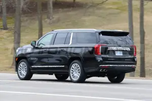 GMC Yukon Denali Ultimate 2023 - Foto Spia 08-04-2022 - 1