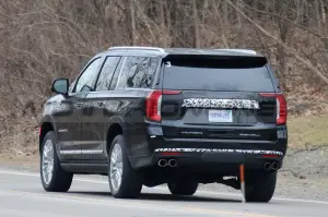 GMC Yukon Denali Ultimate 2023 - Foto Spia 08-04-2022 - 2