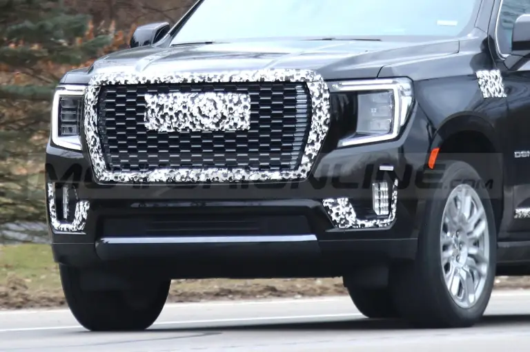 GMC Yukon Denali Ultimate 2023 - Foto Spia 08-04-2022 - 3