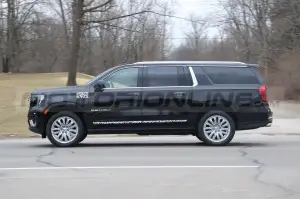GMC Yukon Denali Ultimate 2023 - Foto Spia 08-04-2022 - 12