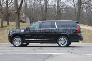 GMC Yukon Denali Ultimate 2023 - Foto Spia 08-04-2022 - 9
