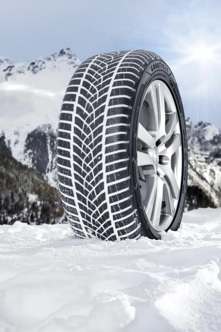 Goodyear UltraGrip  - 18