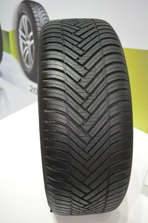Hankook Kinergy 4S2