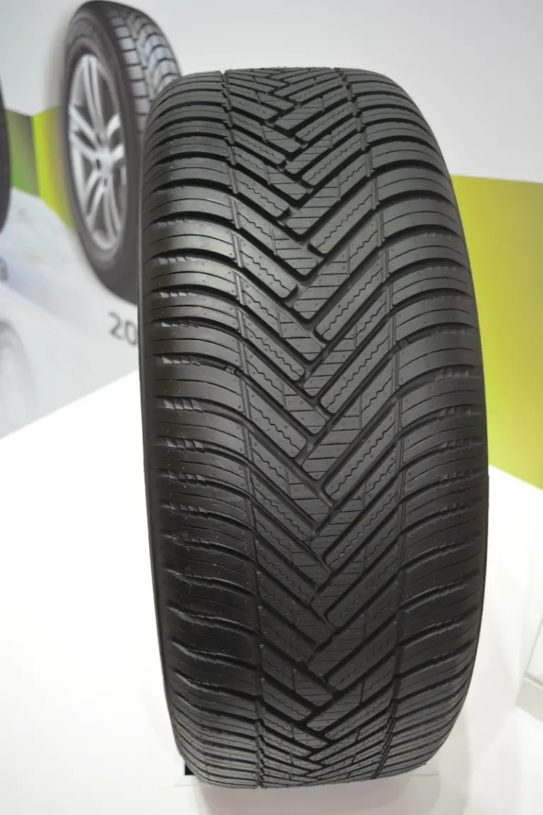 Hankook Kinergy 4S2 - 2