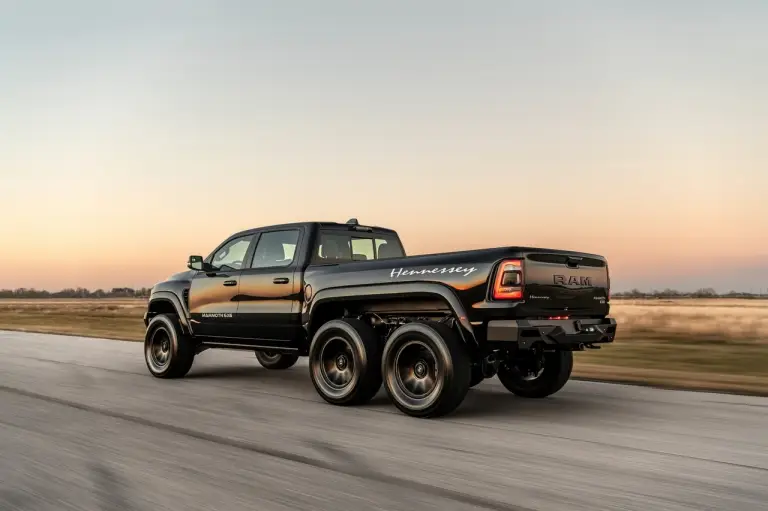 Hennessey Mammoth 1000 6×6 TRX - Foto - 13
