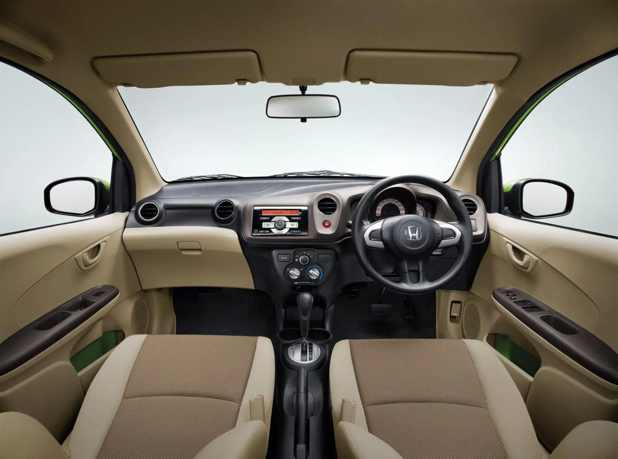 Honda Brio - 3