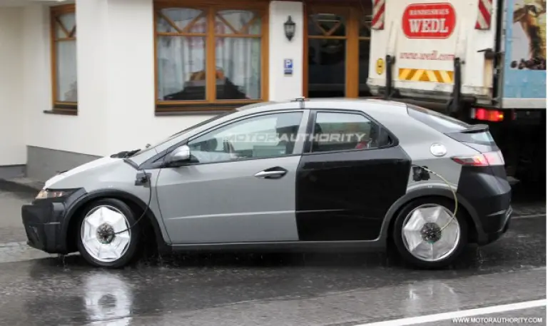 Honda Civic 2012 - Foto spia 29-5-2010 - 2