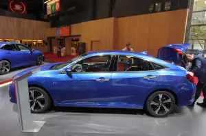 Honda Civic 4 Porte - Salone di Parigi 2016 - 6