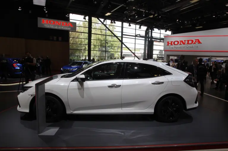 Honda Civic 5 porte - Salone di Parigi 2016 - 1