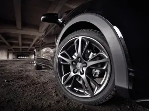 Honda Civic Black Edition - 4