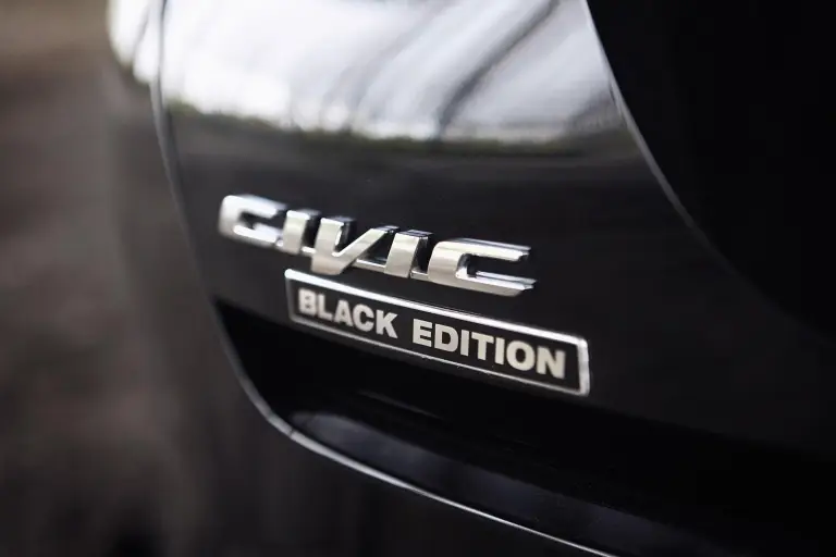 Honda Civic Black Edition - 5