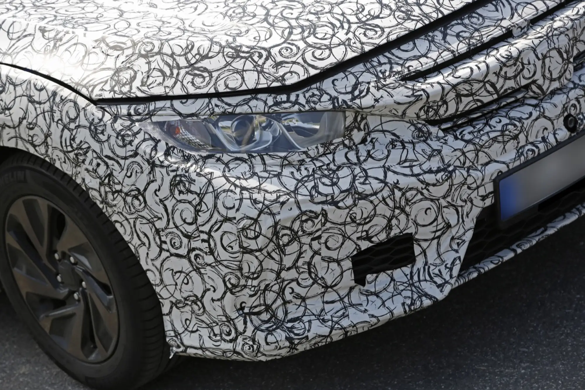 Honda Civic - foto spia maggio 2016 - 15
