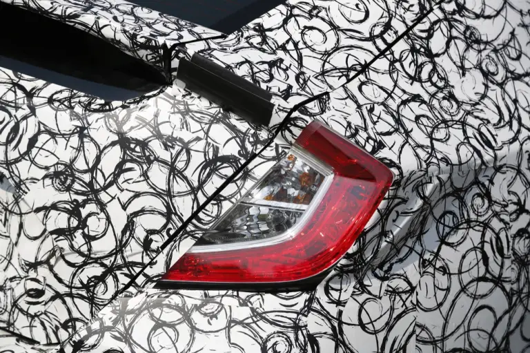 Honda Civic - foto spia maggio 2016 - 16